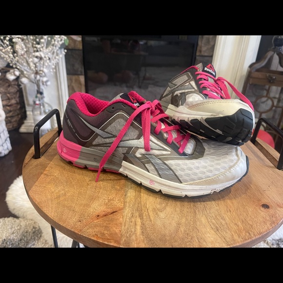 Reebok smooth fuse 8.5 AS IS - Picture 6 of 6